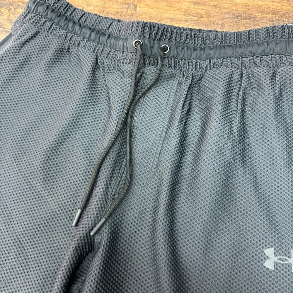 $110 Under Armour UA  Unstoppable  Mesh Pants Joggers Black Men's Large <<305>> - Picture 3 of 12